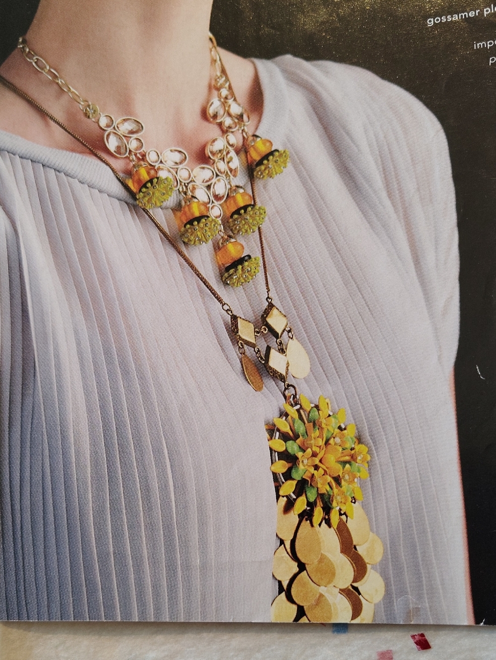 ANTHROPOLOGIE JEWELRY YELLOW FLOWER PENDANT NECKLACE